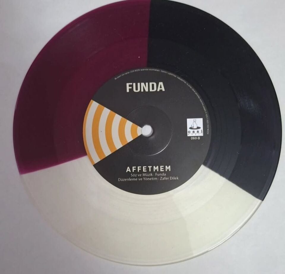 Funda Çaresizim Affetmem - Renkli Plak