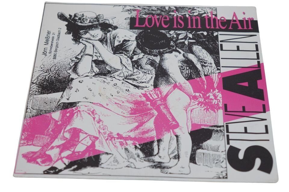 Steve Allen Love Is In The Air - Plak