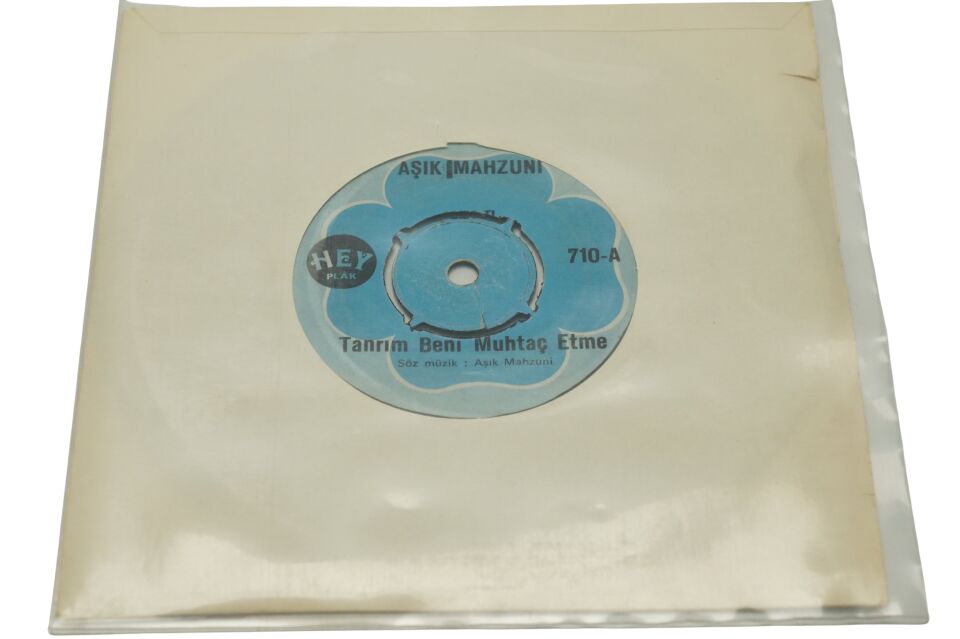 Aşık Mahzuni Tanrım Beni Muhtaç Etme / Gönül - Plak